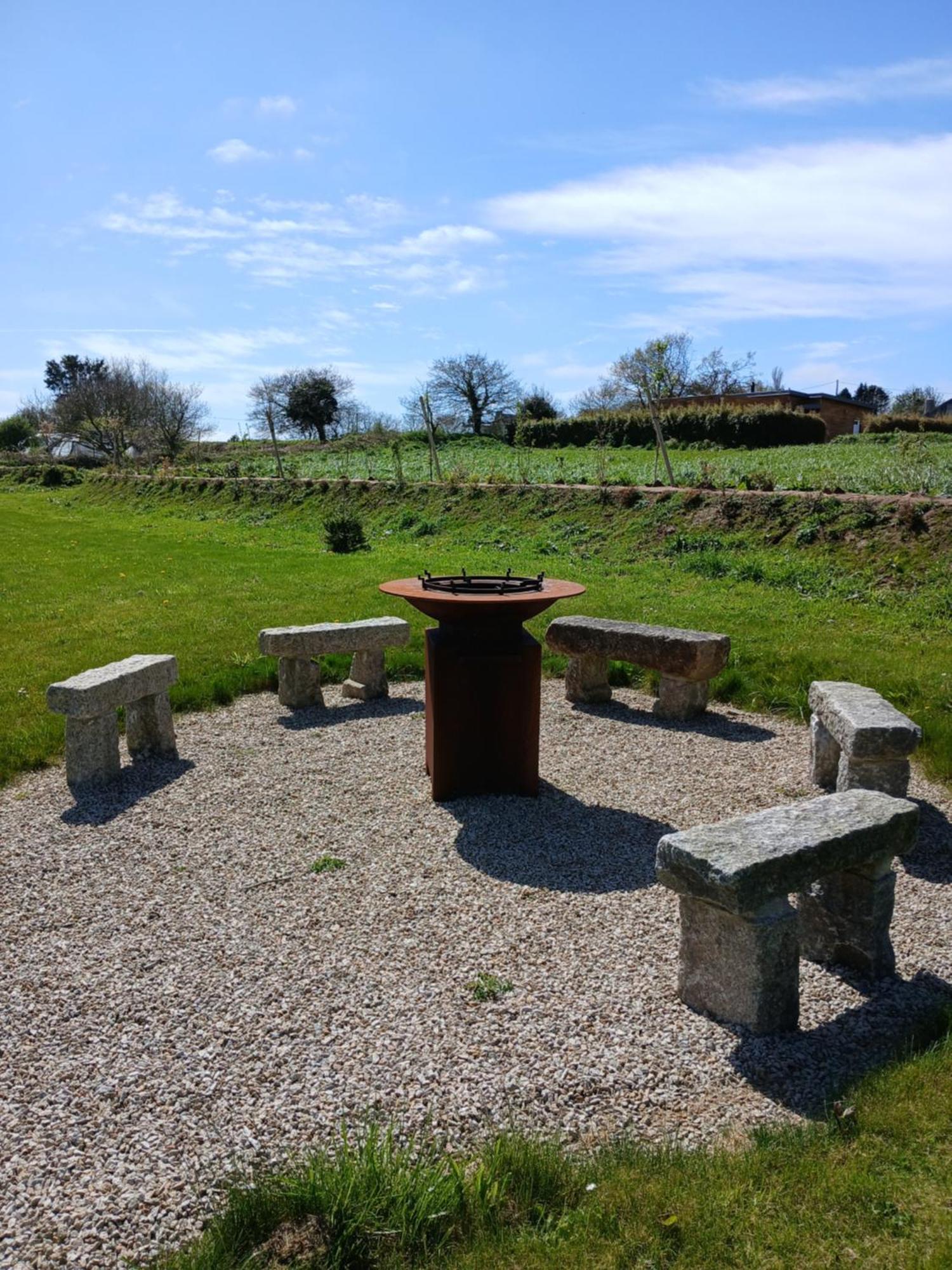 Au Dolmen De Kerhus "Toppen" Saint-Vougay Εξωτερικό φωτογραφία